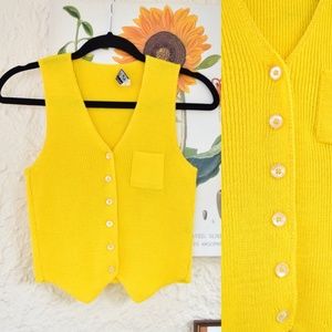70s bright lemon yellow knit cropped vest (S)